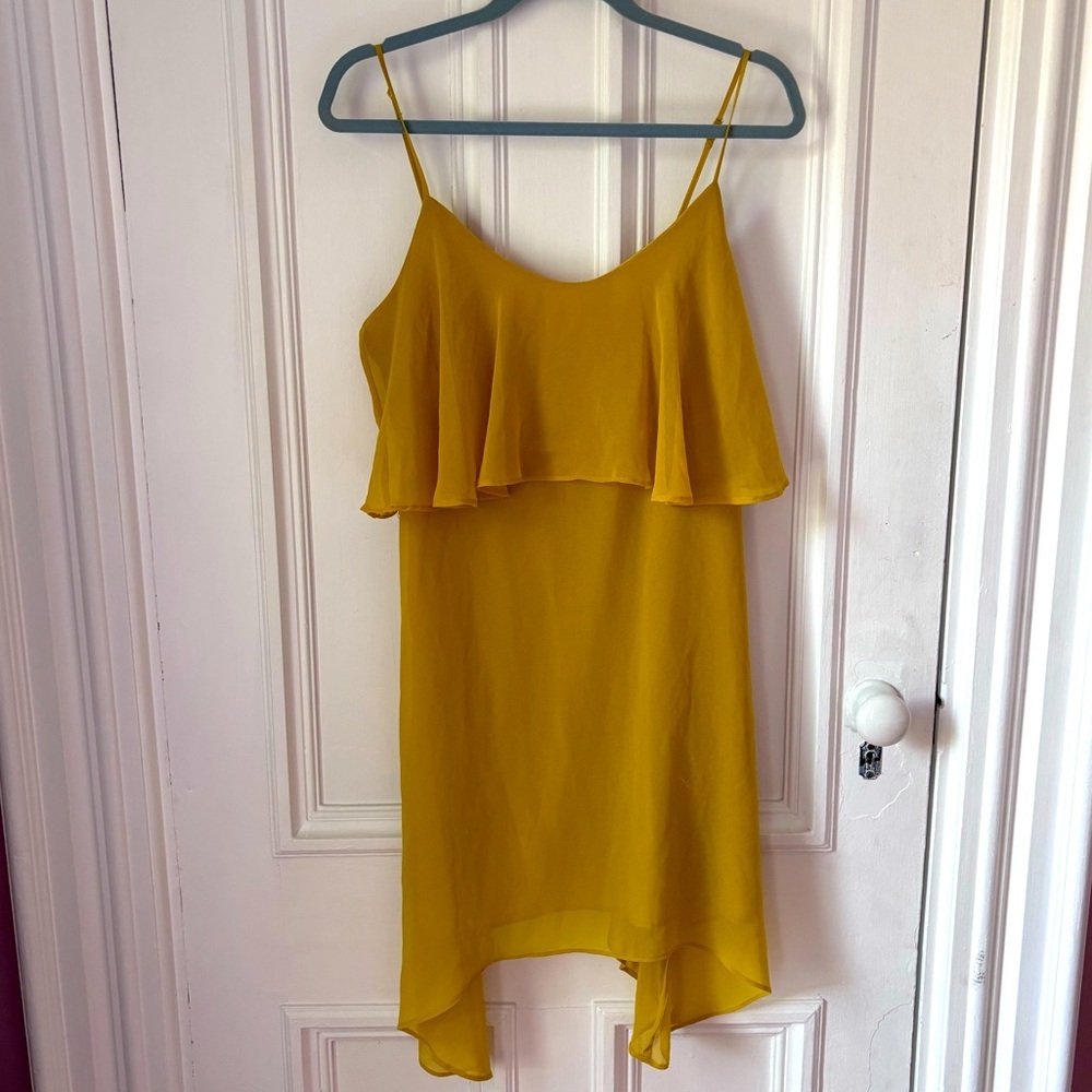 BCBGeneration Avocado VNeck Ruffle Handkerchief Hem Lined Cami Dress Medium